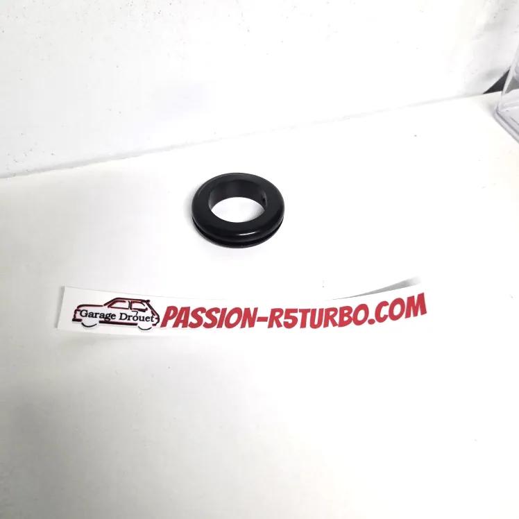 Passe cloison pour les 2 durites d'alimentation des pompes de gavage