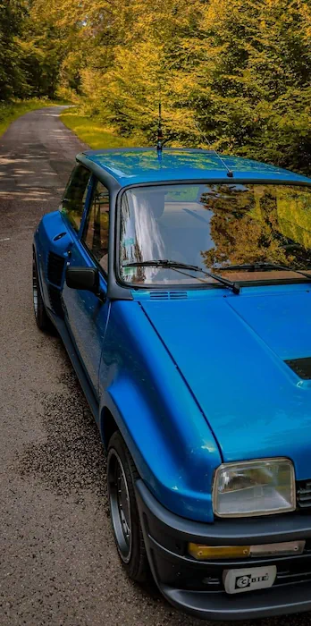 Renault 5 Turbo 2 de couleur bleu olympe 405